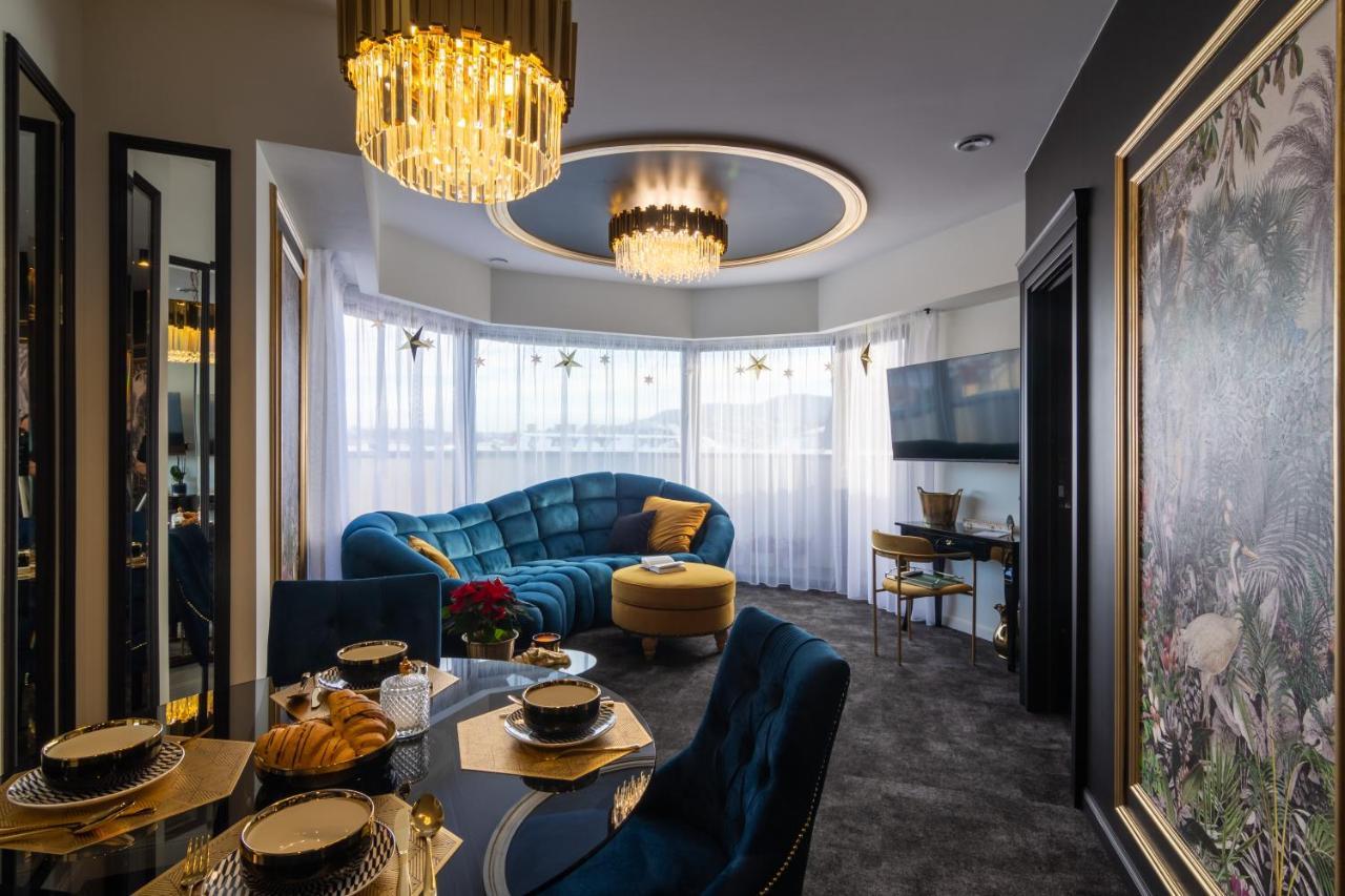 Sky Roof Apartments ビエルスコ・ビアバ エクステリア 写真