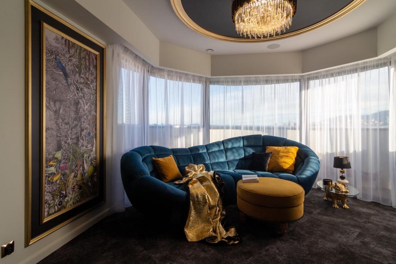 Sky Roof Apartments ビエルスコ・ビアバ エクステリア 写真